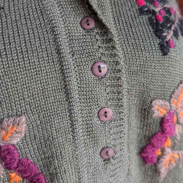 80s/90s Vintage Embroidered Olive Green Sweater