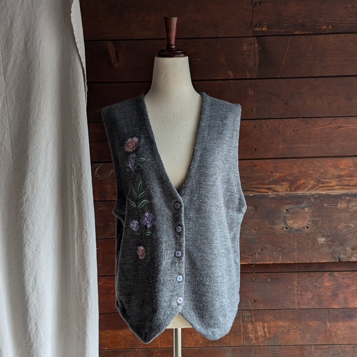 90s Vintage Grey Embroidered Acrylic Vest