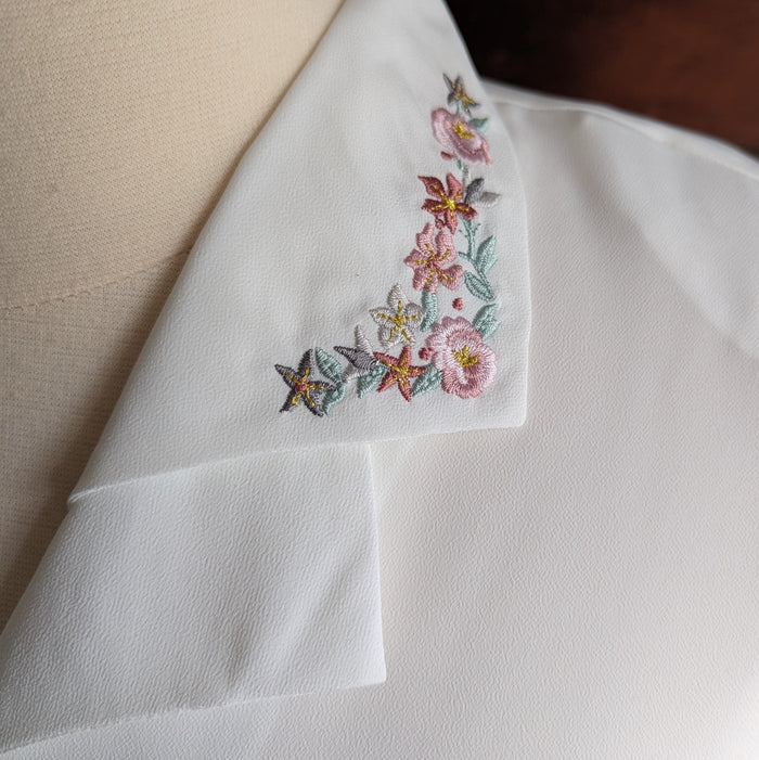 90s Vintage Ivory Embroidered Collar Blouse