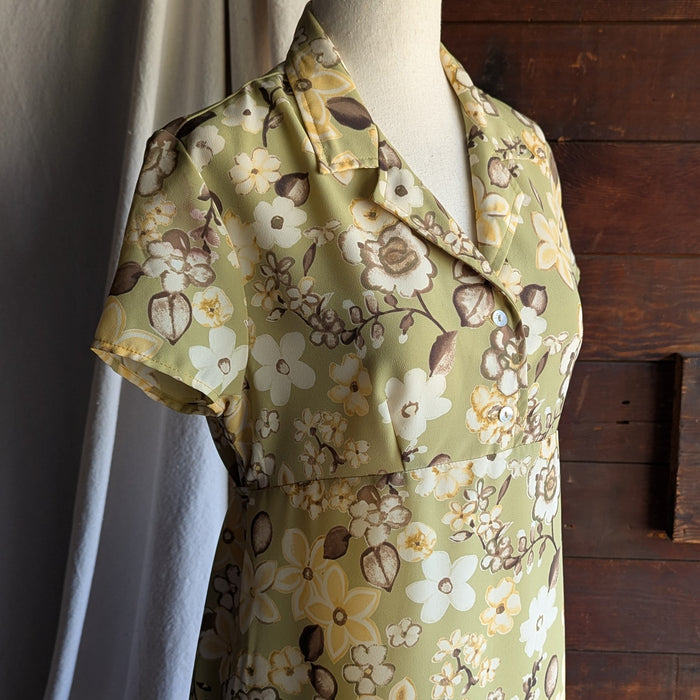 90s Vintage Light Green Floral Shirtdress