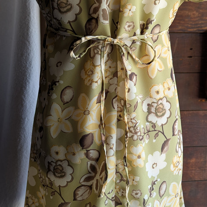 90s Vintage Light Green Floral Shirtdress