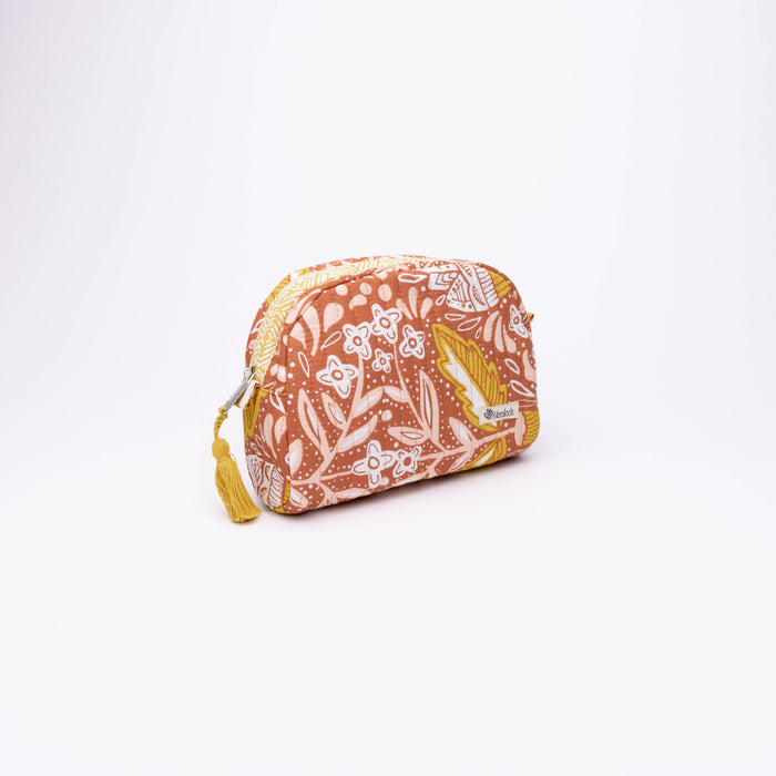 Amelia Small Quilted Scallop Zipper Pouch
