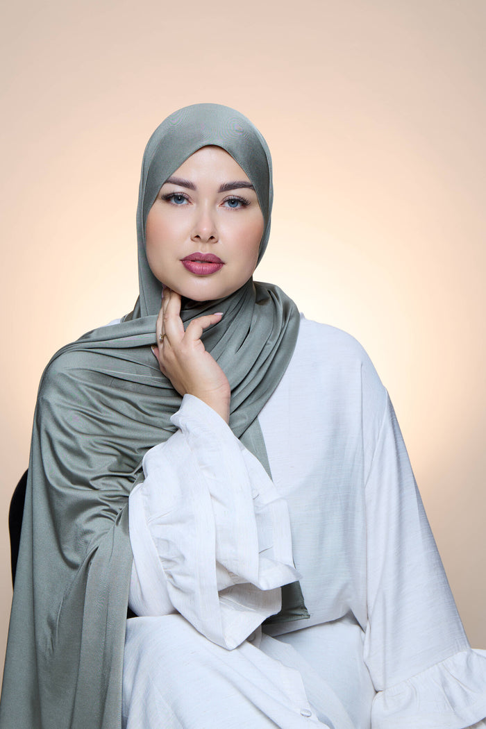 Hijab Premium Satin  Mae  Moss Green
