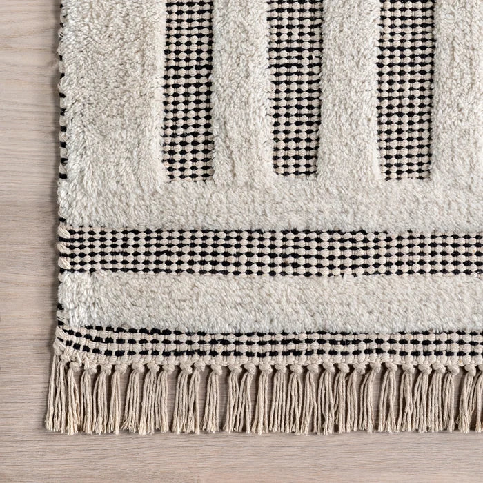Merrick Tasseled Cotton and Wool Area Rug (Black)