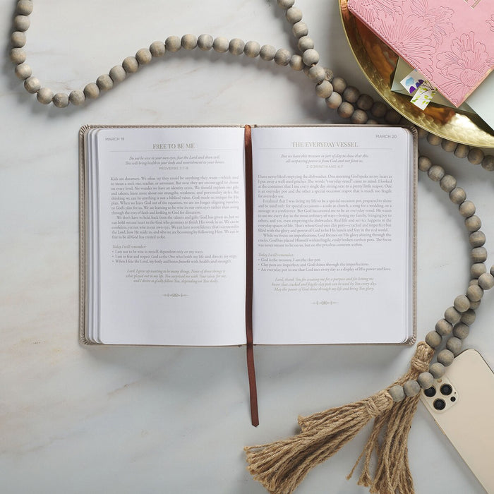 Ten Minutes with God for Women (Taupe Faux Leather)