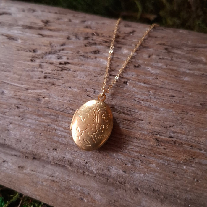 Tiny Embossed Oval Vintage Locket
