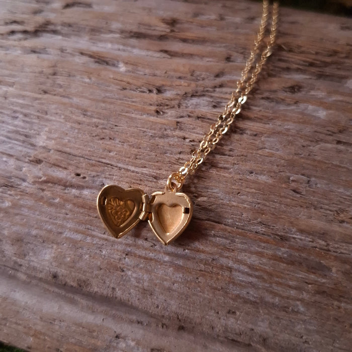 Tiny Embossed Vintage Heart Locket