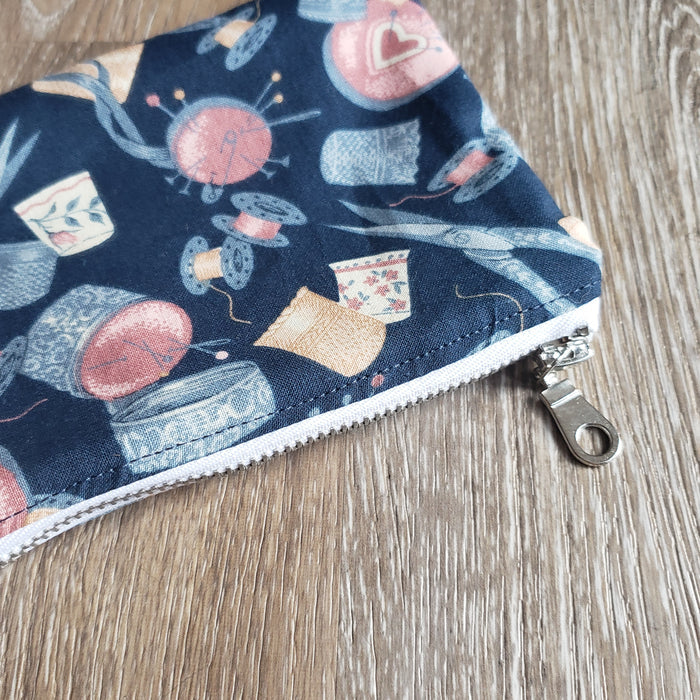 Vintage Fabric Zipper Pouch (Sewing Notions)