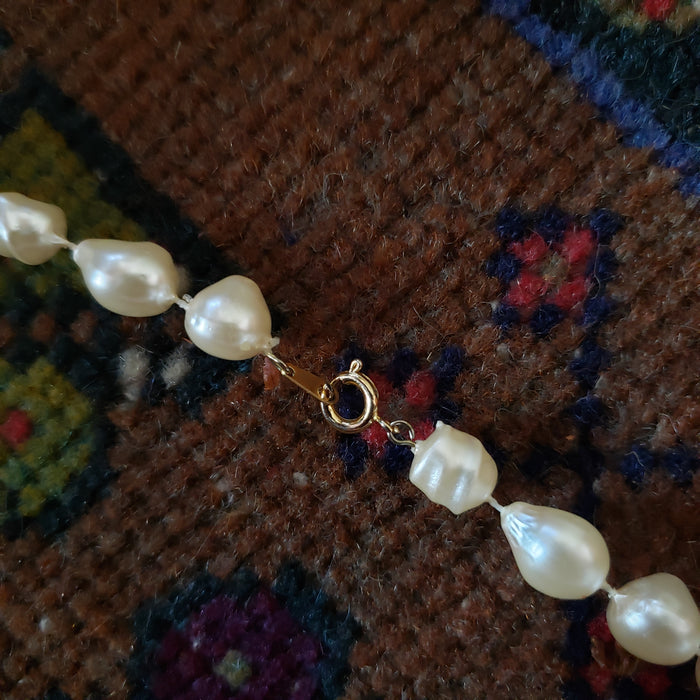 Vintage Light Faux Pearl Necklace