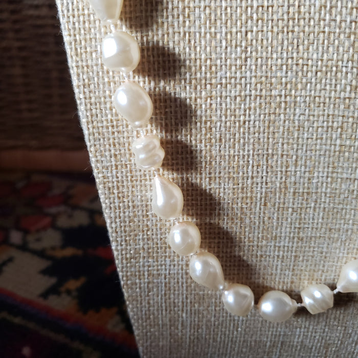 Vintage Light Faux Pearl Necklace